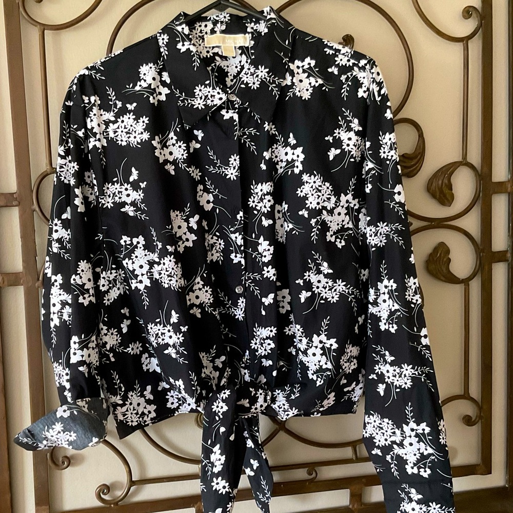 Michael Kors Cute Blouse 🤩